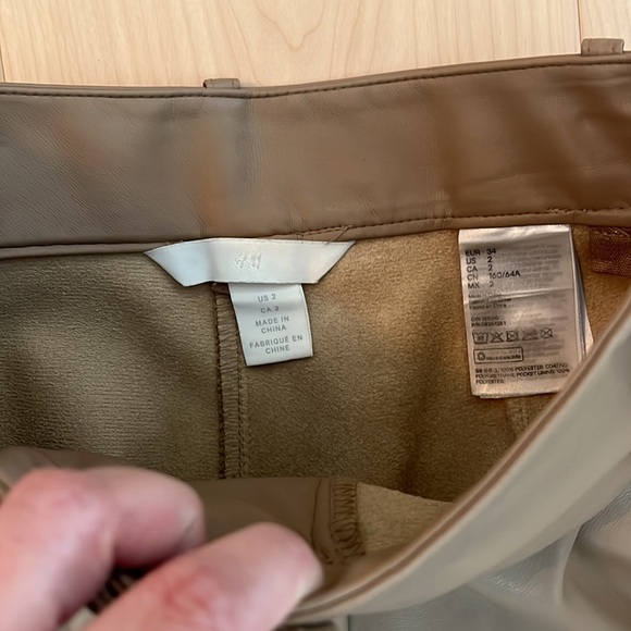 H&M Pleather High Wasted Cropped Pants - Picture 3 of 4